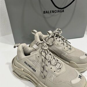 Balenciaga Women’s Beige Sneakers